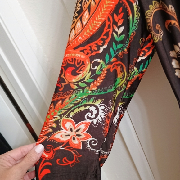 Vibrant Paisley Dress - Picture 4 of 9